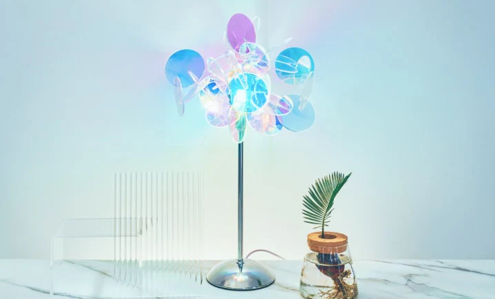 Đèn acrylic - Kiếm $80
